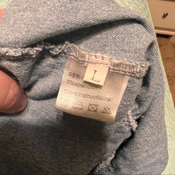 🌞Large Denim Romper with pockets - Picture 2 of 3